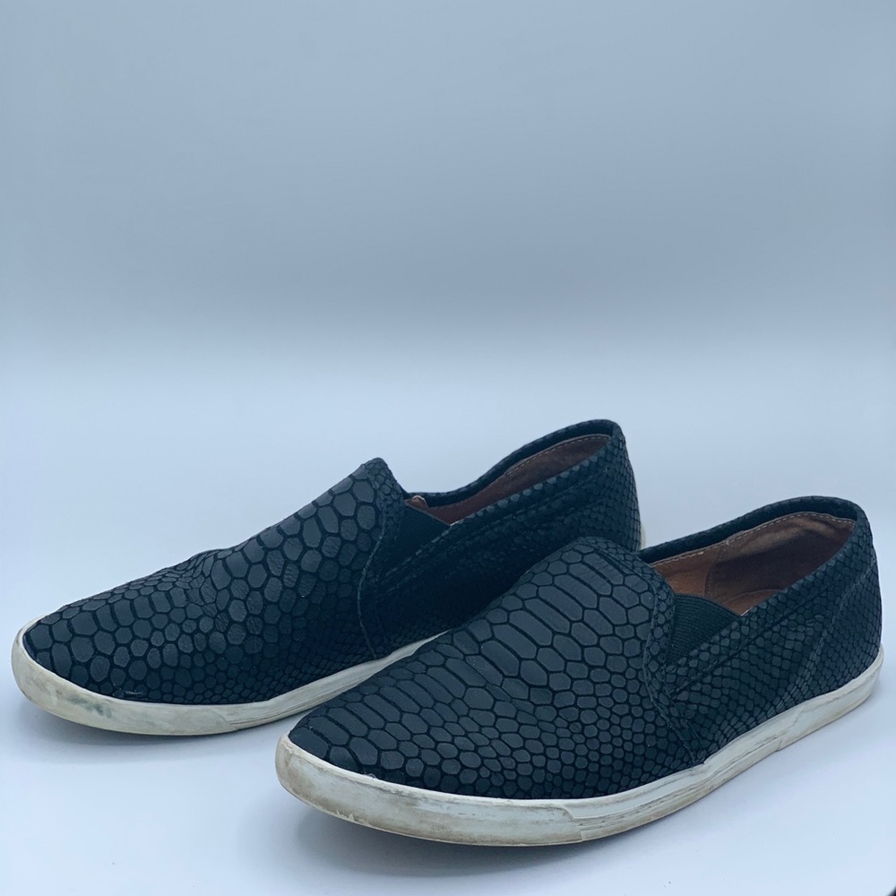 Joie slip on tennis shoes
